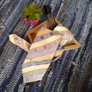 Kenneth Cole Reaction 100% Silk Necktie